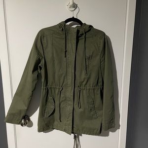 Army green jacket, super confortable!